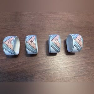 Mikasa,Santa Fe Napkin rings. Set of 4. Geometric Patterned Ceramic Napkin Rings